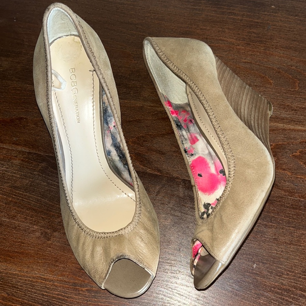 BCBGeneration Size 9B 39/40 Wedge